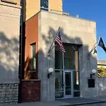 Bright And Modern Studio In Louisville # 107