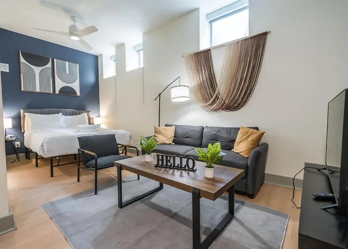 Bright And Modern Studio In Louisville # 107