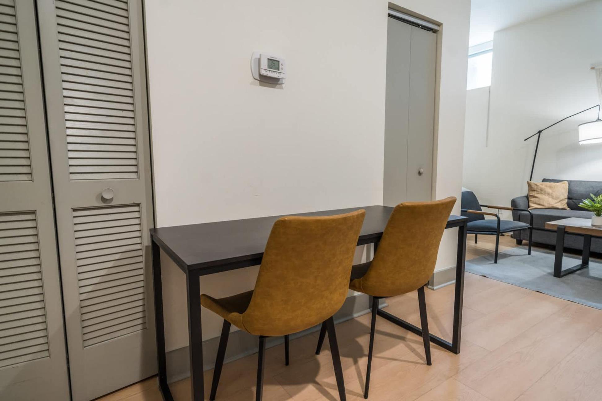 Bright And Modern In # 107 * Louisville
