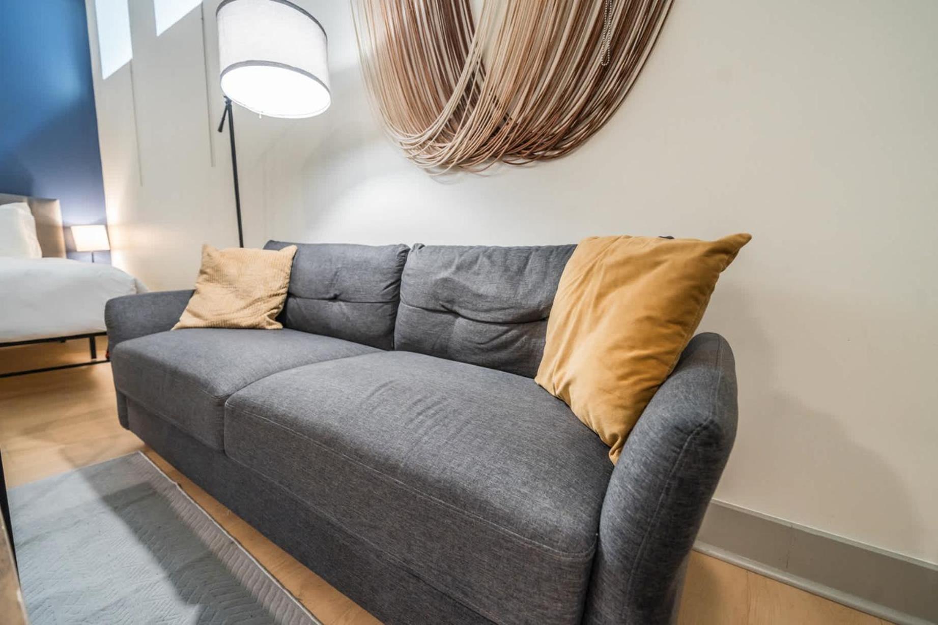 Bright And Modern In # 107 Apartment *
