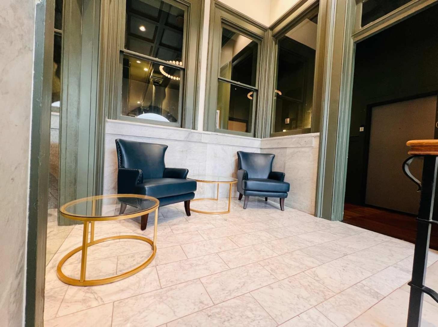 Bright And Modern In # 107 * Louisville